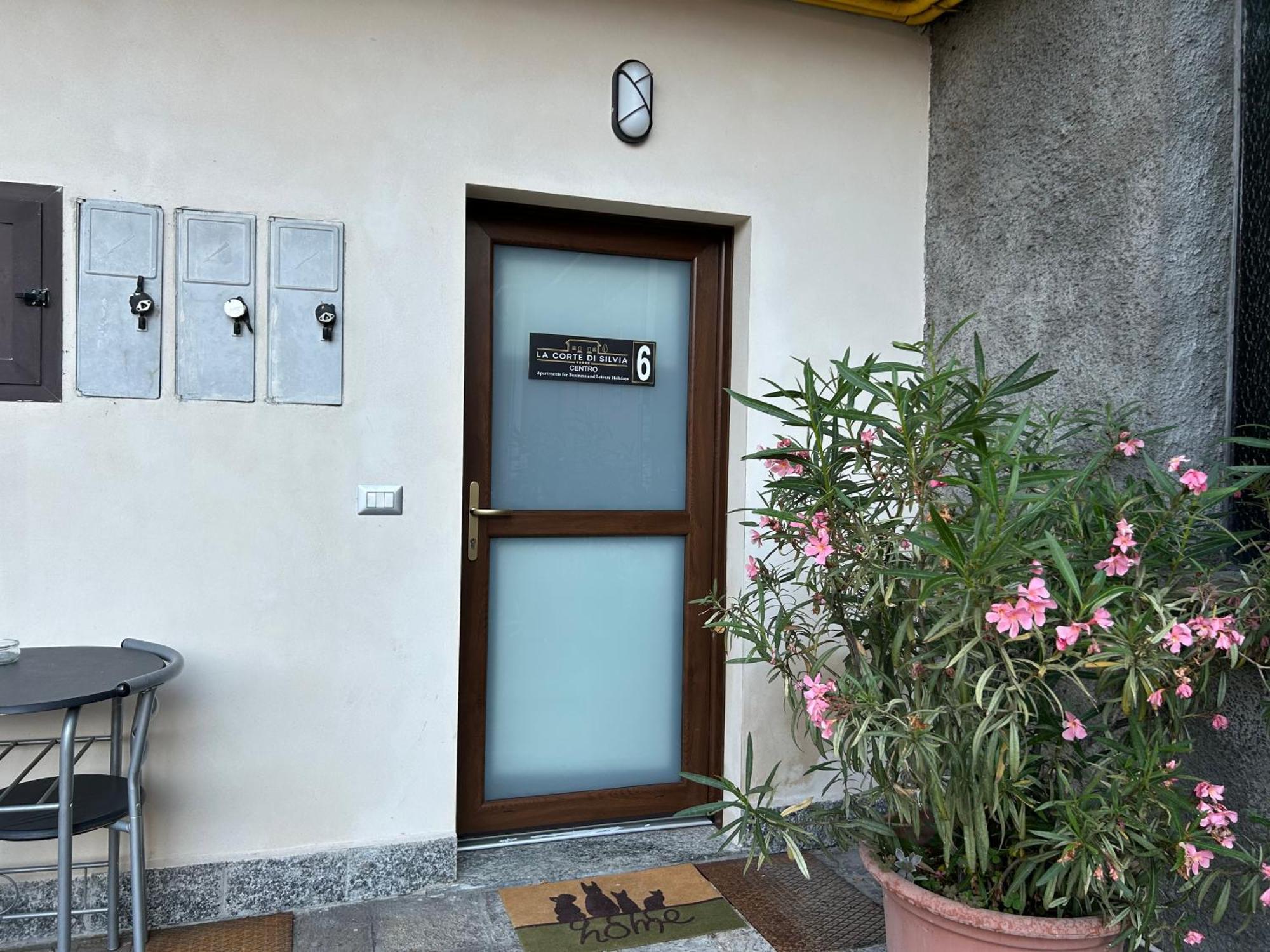 La Corte Di Silvia Centro Sesto Calende Exteriör bild